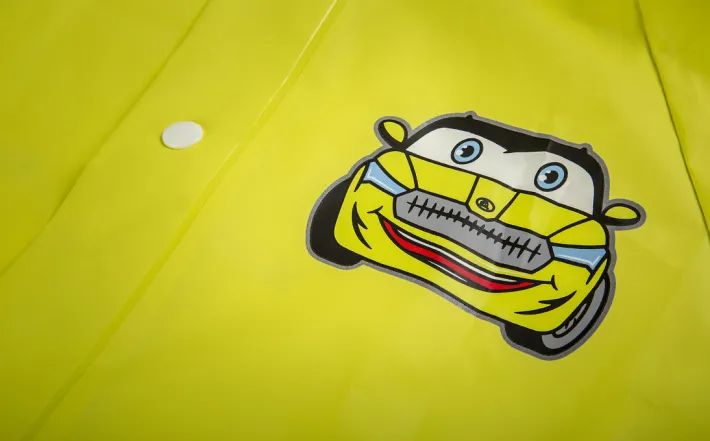 Škoda Kinder-Regenmantel, gelb, Gr. 104