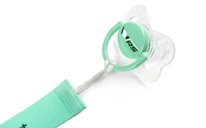 Škoda Motorsport Schnuller mit Band und Clip